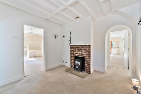 4 bedroom detached house for sale, Norrels Drive East Horsley