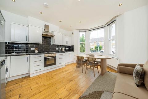 2 bedroom flat for sale, Buckleigh Road, London SW16