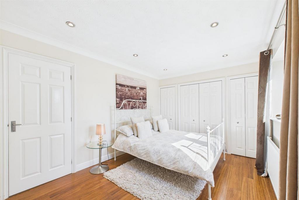 White bedroom .jpg