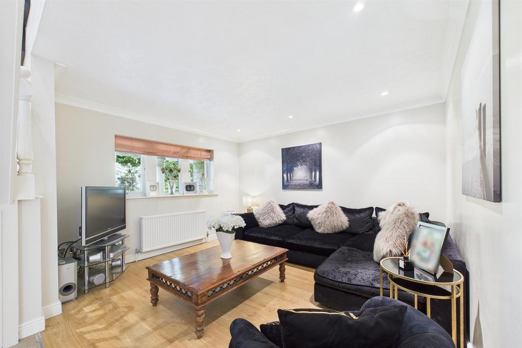 Sitting room dining room 2 .jpg