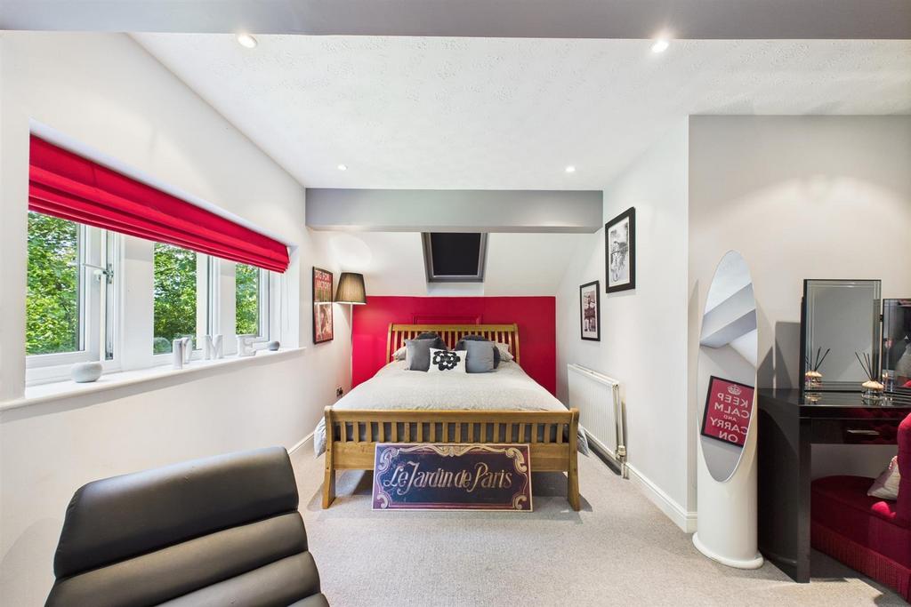 Attic bedroom 2.jpg