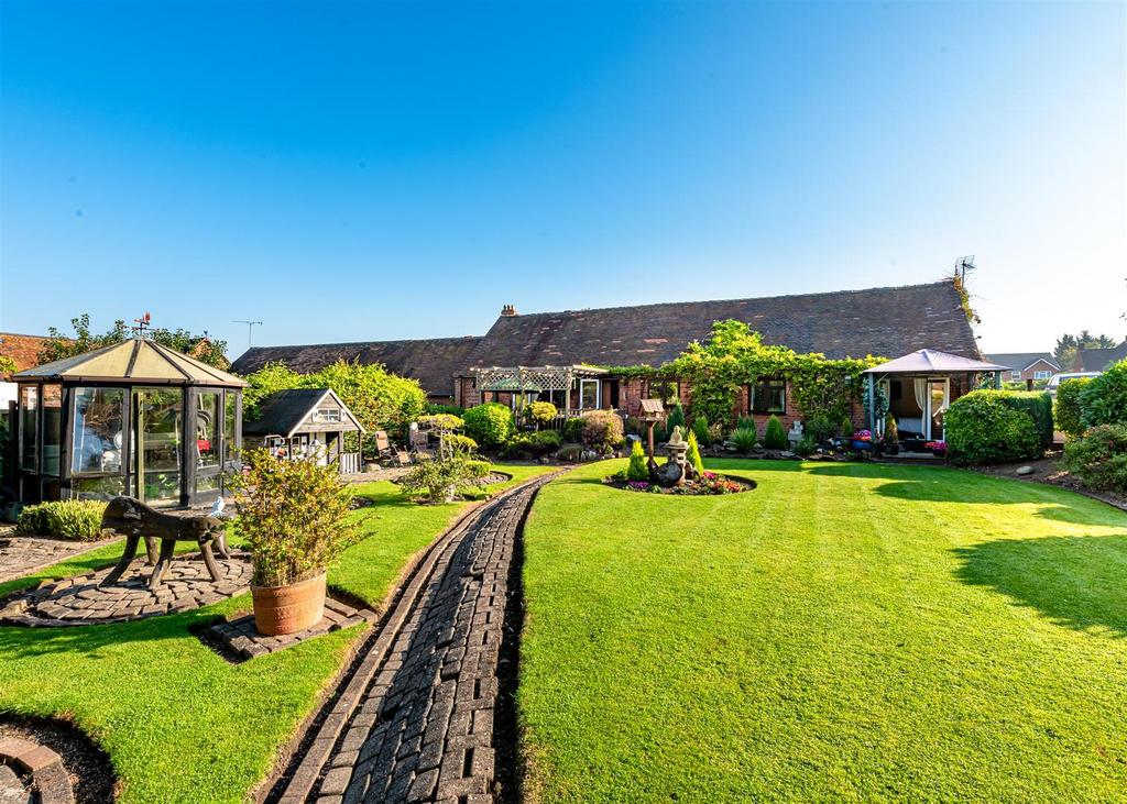 Barn End-gdn7.jpg