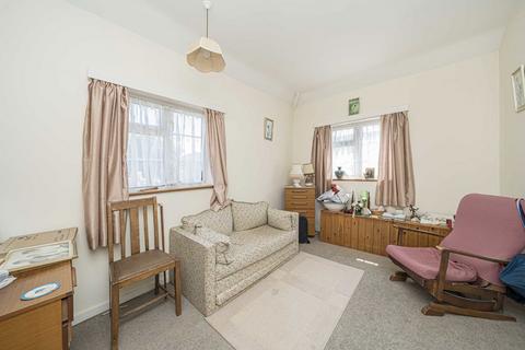 4 bedroom semi-detached house for sale, Batavia Close, Sunbury-On-Thames TW16
