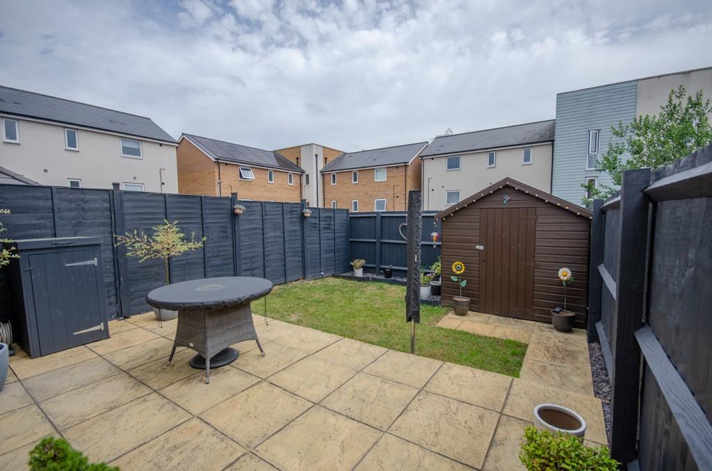 Rear garden pic 2.jpg