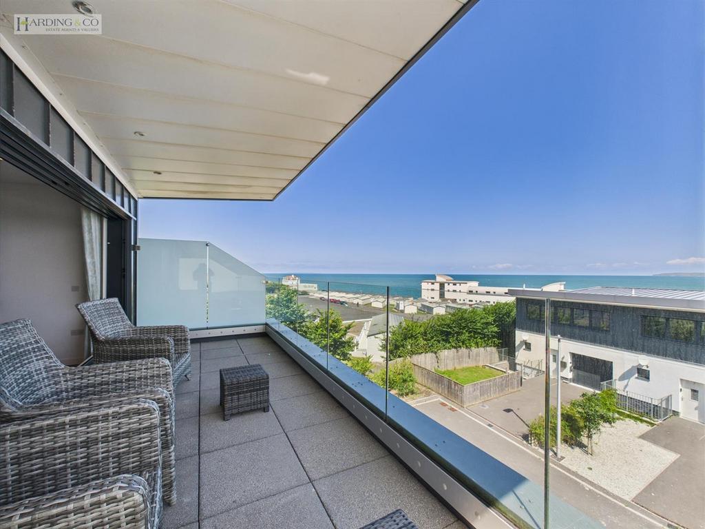 Top balcony off living rm