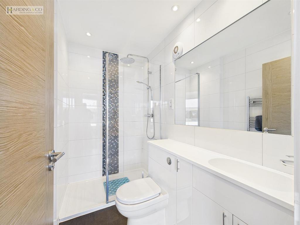 En-suite bed 1
