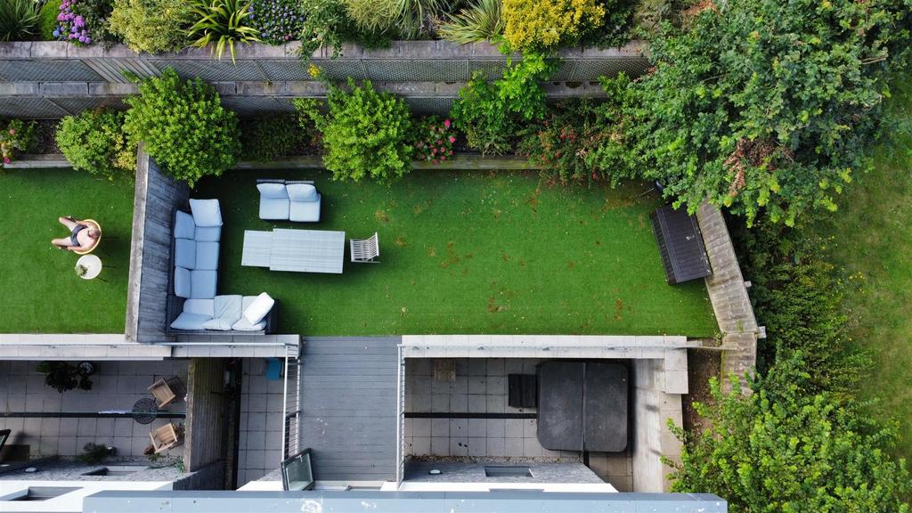 Aerial gdn shot