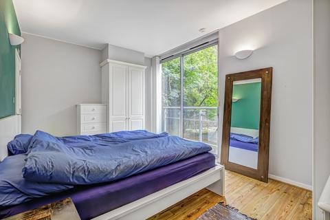 2 bedroom apartment for sale, Monza Building, Monza Street, London, E1W