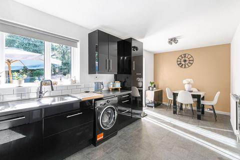 3 bedroom end of terrace house for sale, Weston Close, Coulsdon, CR5 1BX