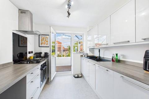 2 Bramhope Close, Worcester, WR4 0BG