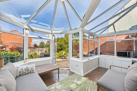 2 Bramhope Close, Worcester, WR4 0BG