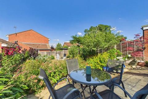 2 Bramhope Close, Worcester, WR4 0BG