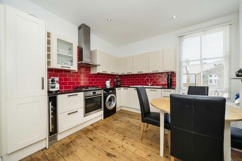 3 bedroom flat for sale, Davis Road, London W3