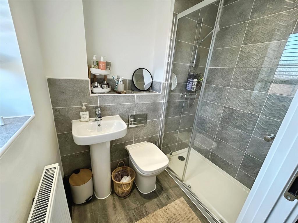 En Suite Shower W/C