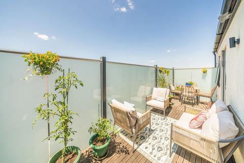 2 bedroom flat for sale, London Road, London SW17