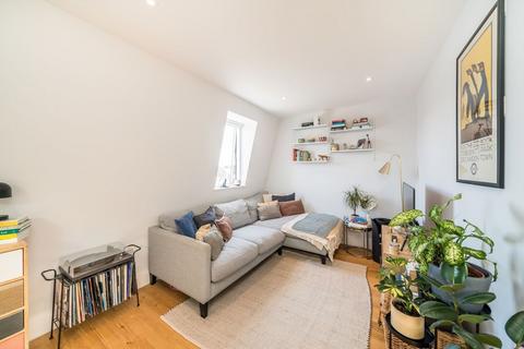 2 bedroom flat for sale, London Road, London SW17