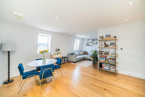 2 bedroom flat for sale, London Road, London SW17