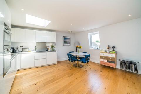 2 bedroom flat for sale, London Road, London SW17