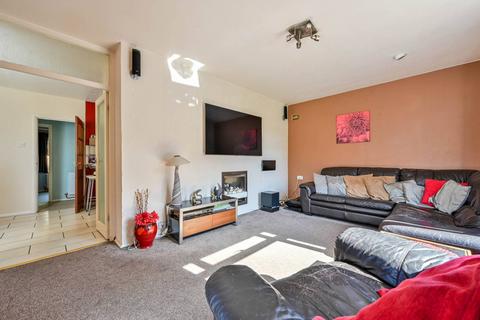 3 bedroom bungalow for sale, Hillside, Woking, GU22