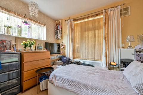 3 bedroom bungalow for sale, Hillside, Woking, GU22