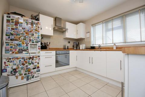 12 George Elliott Close, Uttoxeter, ST14 8SL