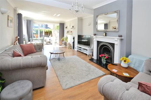 18 Villiers Avenue, Twickenham, TW2 6BL