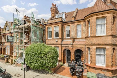 4 bedroom terraced house for sale, Amesbury Avenue, London SW2