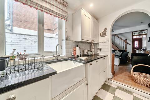 37 Church Square, Basingstoke, RG21 7SN