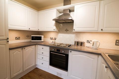 2 bedroom apartment for sale, Oakford Court, Derbyshire SK13