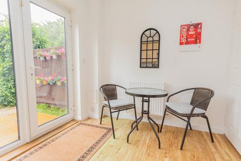 22 Fernmoor Drive, Irthlingborough, Wellingborough, NN9 5TL