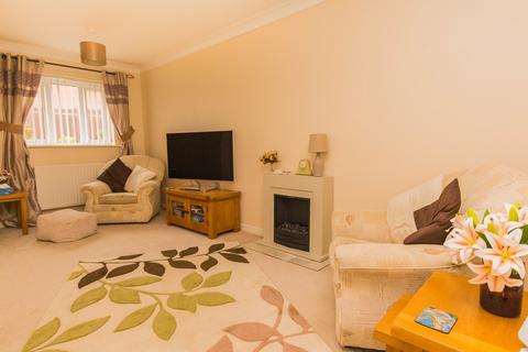 22 Fernmoor Drive, Irthlingborough, Wellingborough, NN9 5TL