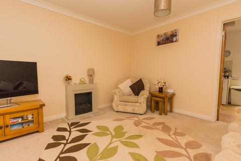22 Fernmoor Drive, Irthlingborough, Wellingborough, NN9 5TL