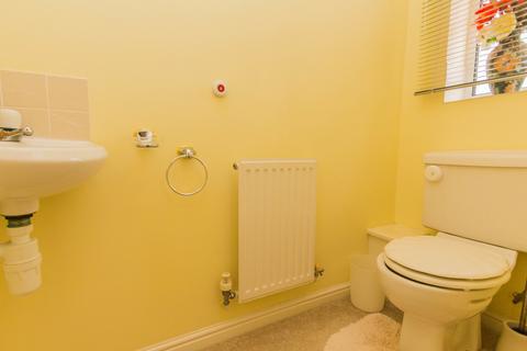 22 Fernmoor Drive, Irthlingborough, Wellingborough, NN9 5TL
