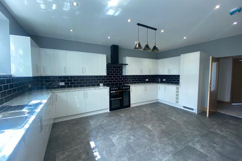 4 bedroom cottage for sale, Main Road, Shavington, Crewe