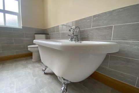 3 bedroom cottage for sale, Main Road, Shavington, Crewe