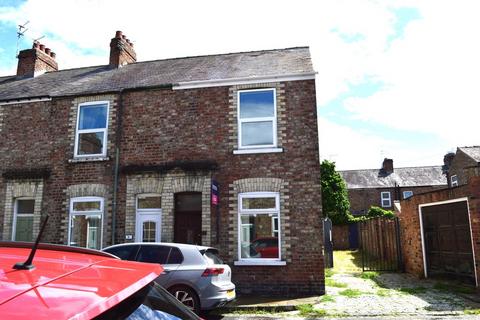 3 bedroom end of terrace house to rent, Baker Street, York YO30