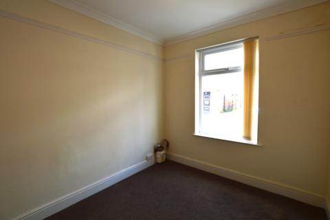 3 bedroom end of terrace house to rent, Baker Street, York YO30