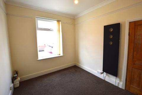 3 bedroom end of terrace house to rent, Baker Street, York YO30