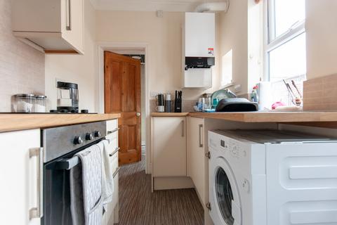 3 bedroom end of terrace house to rent, Baker Street, York YO30