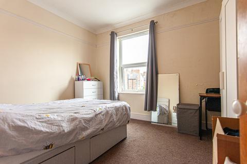 3 bedroom end of terrace house to rent, Baker Street, York YO30