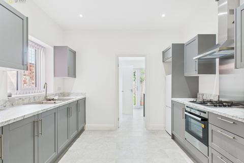 3 bedroom end of terrace house for sale, Sutton Coldfield B72