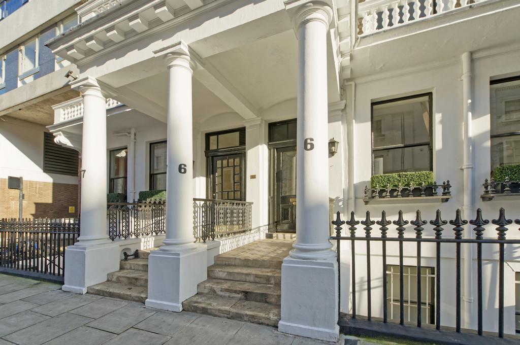 10@6-7 ovington gdns-3255