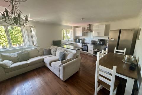 111 Howard Close, Waltham Abbey, EN9 1XB