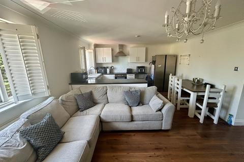 111 Howard Close, Waltham Abbey, EN9 1XB