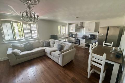 111 Howard Close, Waltham Abbey, EN9 1XB