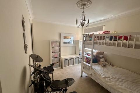 111 Howard Close, Waltham Abbey, EN9 1XB