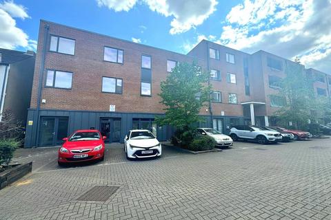 Studio to rent, Ladysmith Road, Harrow