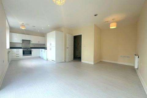 Studio to rent, Ladysmith Road, Harrow