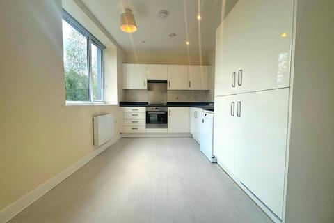 Studio to rent, Ladysmith Road, Harrow