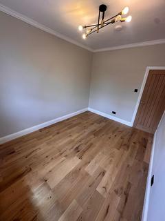 1 bedroom flat to rent, High Street, E17